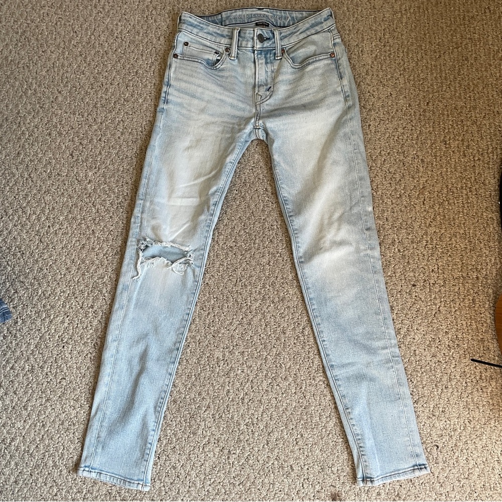 Ripped distressed skinny jeans